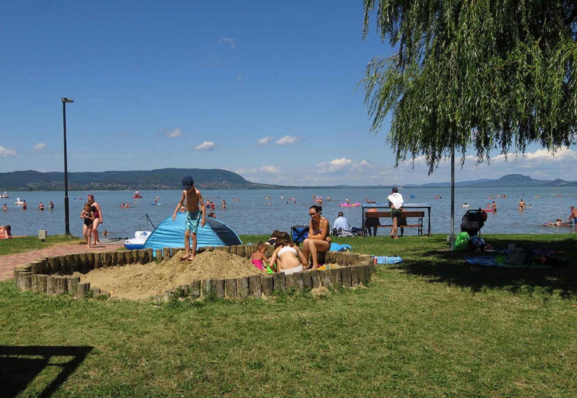 Holiday Homes In Balatonmariafuerdo 48114 Εξωτερικό φωτογραφία